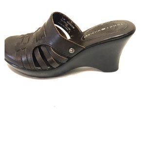 Tommy Hilfiger brown leather wedges